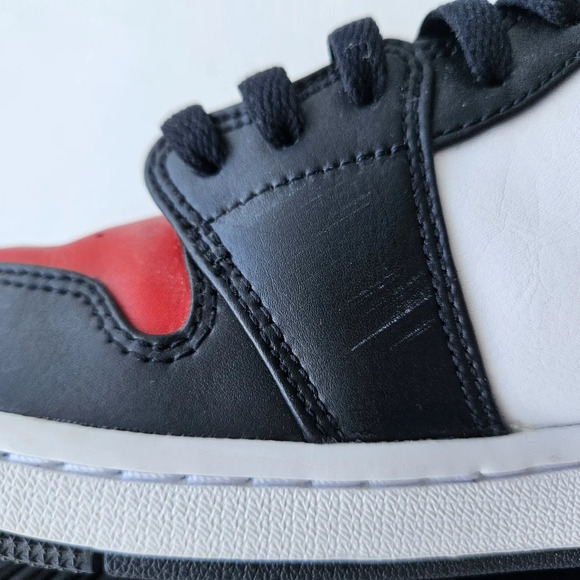 Air Jordan's Men's Size 11 Red and Black - Picture 2 of 8